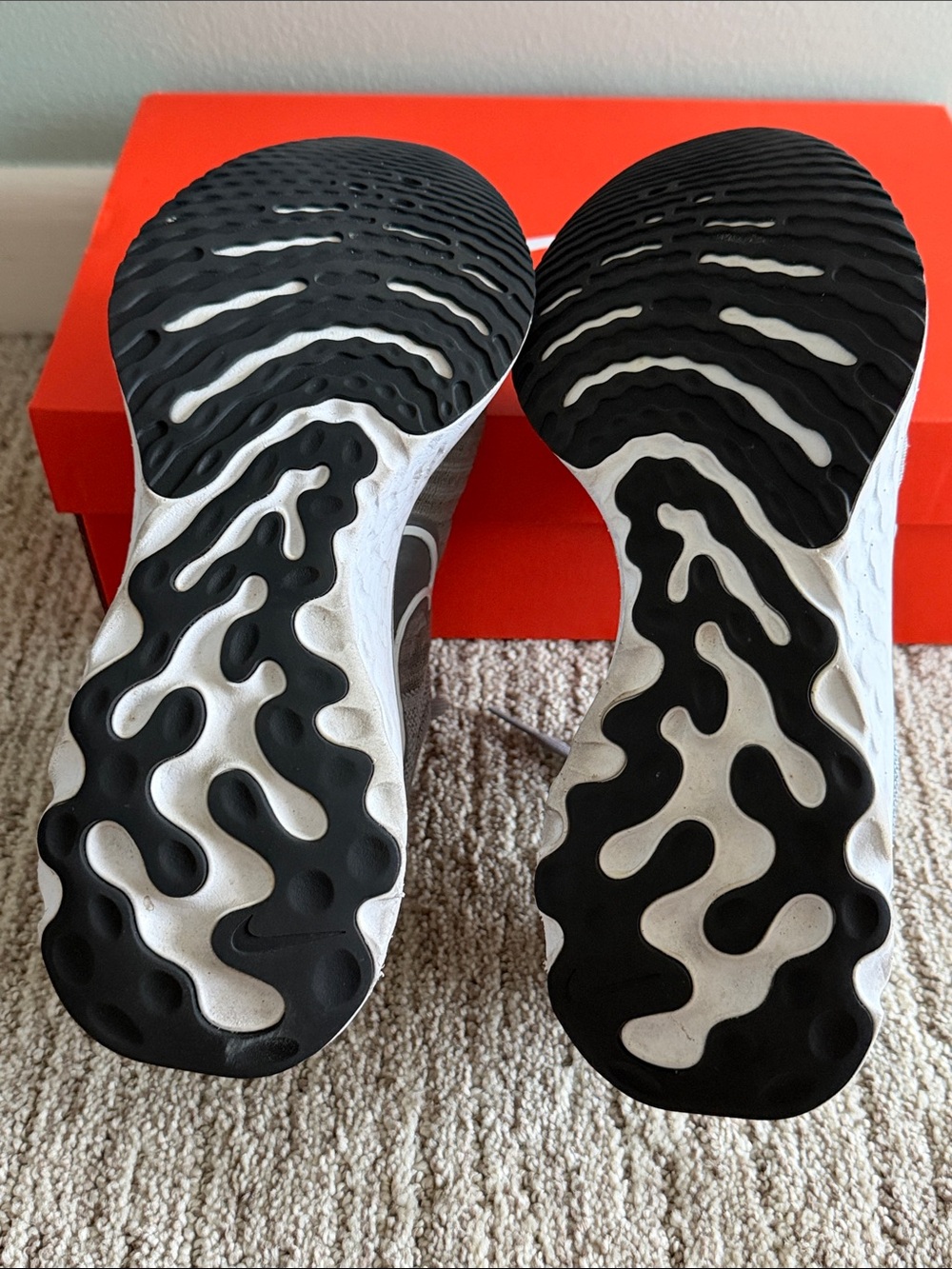Nike React Infinity Flyknit Running Shoes - Picture 5 of 8